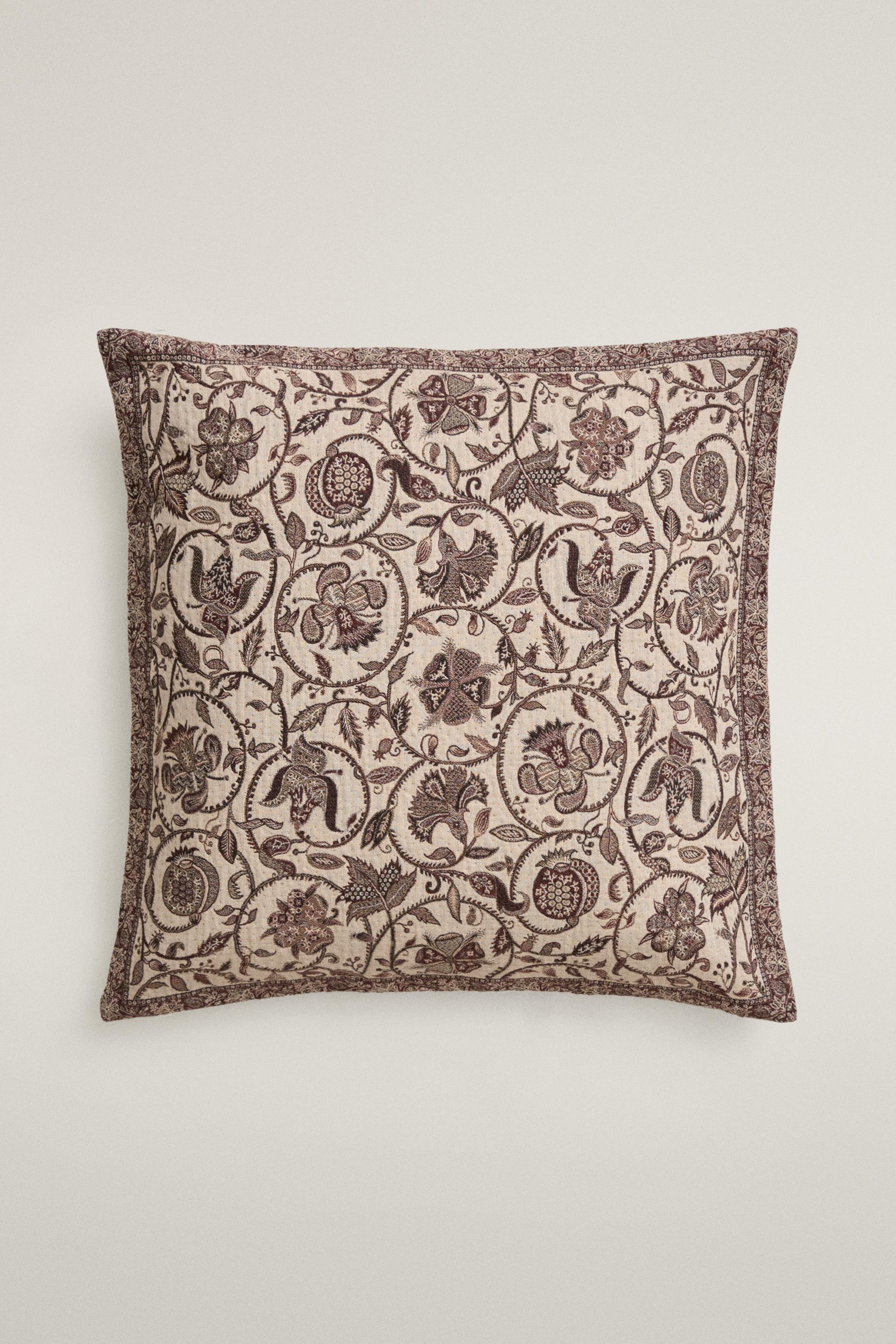 JACQUARD THROW PILLOW COVER